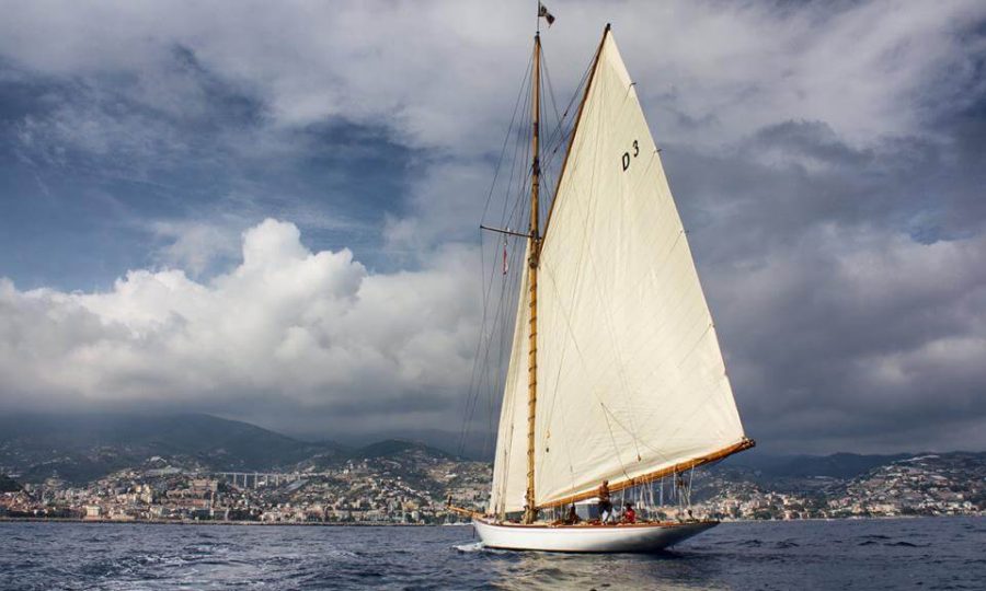 15 METER CLASS TROPHY - THE SCHOONER CUP.